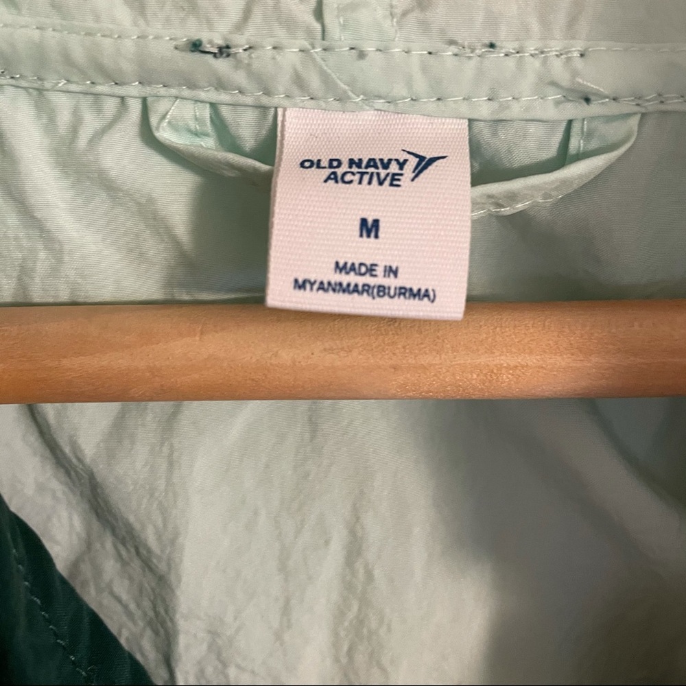 Old Navy Active Retro Windbreaker (Size M) - Picture 3 of 4